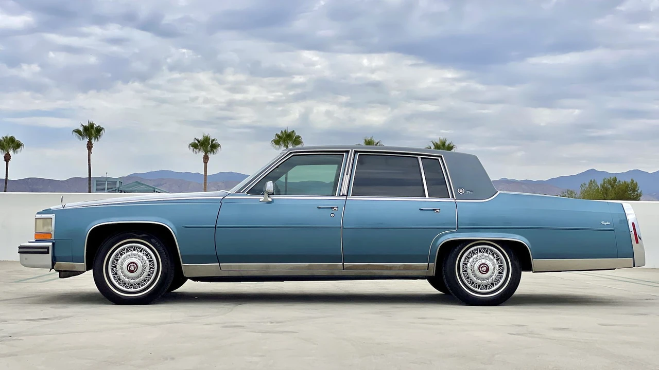 1987 Cadillac Brougham - Image 2 of 25