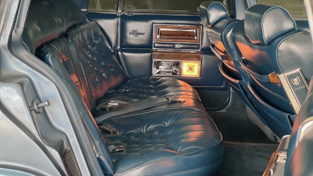 1987 Cadillac Brougham - Image 6 of 25