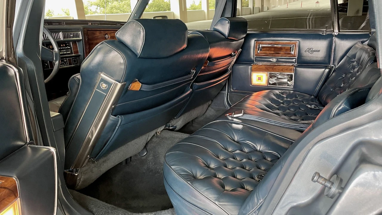 1987 Cadillac Brougham - Image 7 of 25