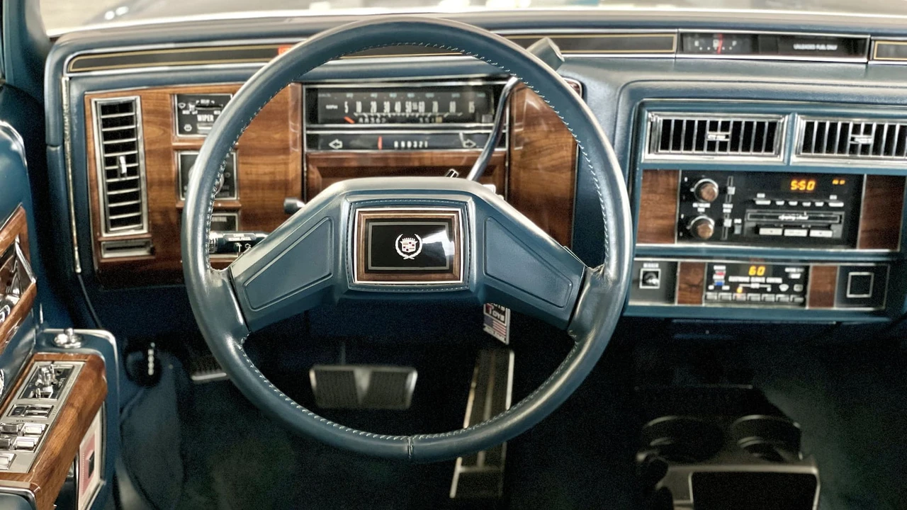1987 Cadillac Brougham - Image 12 of 25
