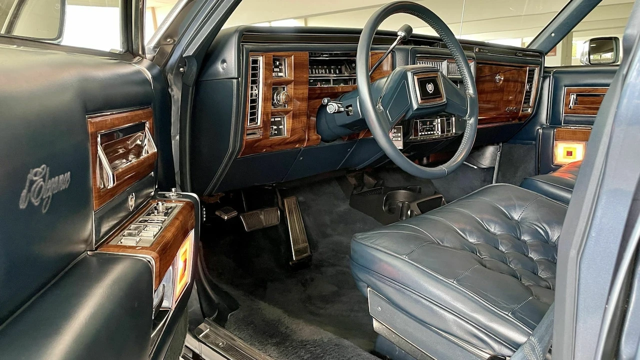 1987 Cadillac Brougham - Image 13 of 25
