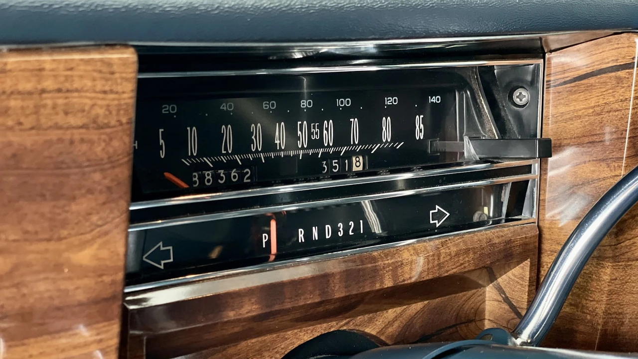 1987 Cadillac Brougham - Image 15 of 25