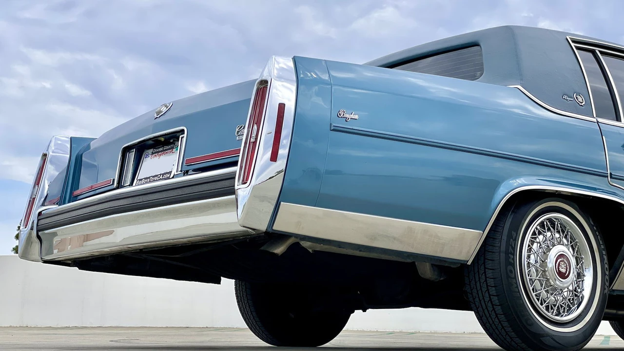 1987 Cadillac Brougham - Image 22 of 25