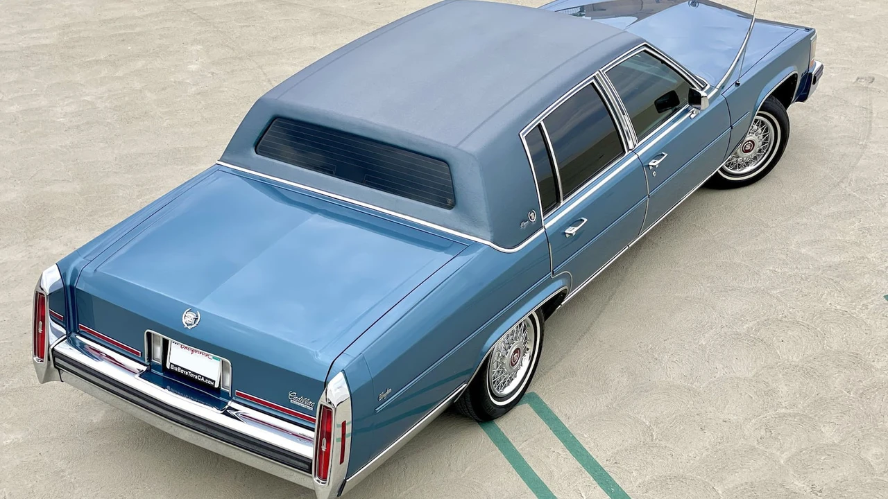 1987 Cadillac Brougham - Image 24 of 25