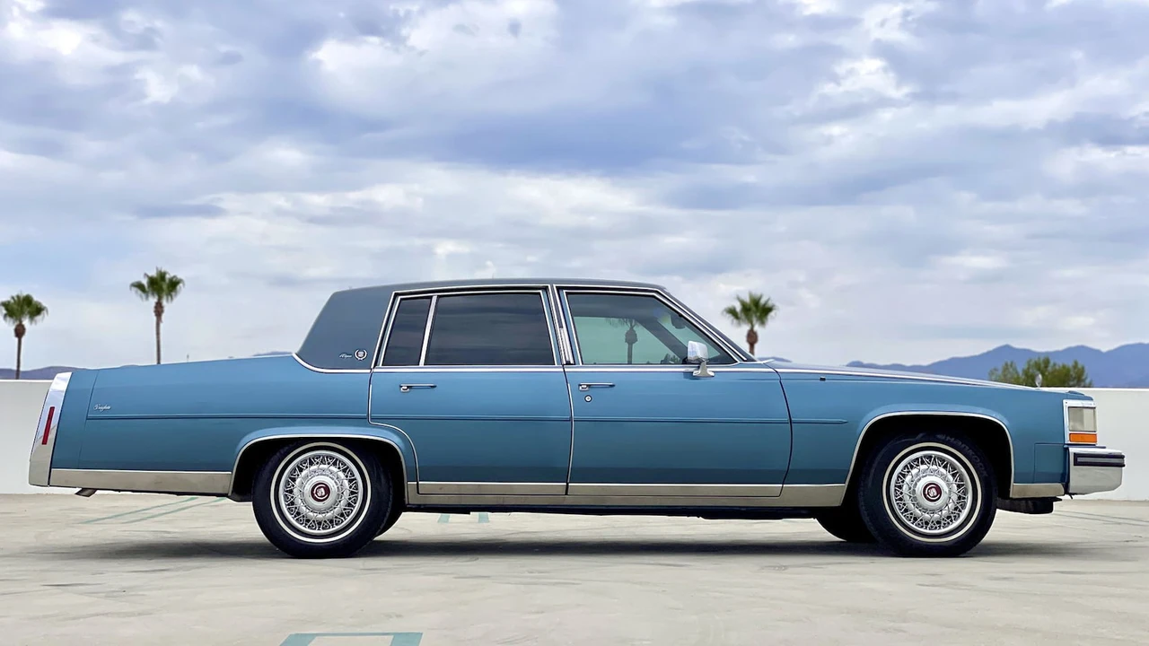1987 Cadillac Brougham - Image 25 of 25