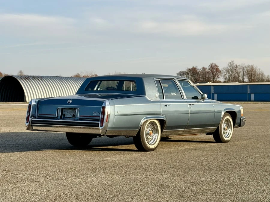 1987 Cadillac Brougham - Image 3 of 31