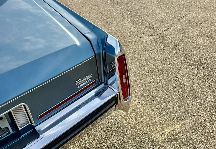 1987 Cadillac Brougham - Image 22 of 31