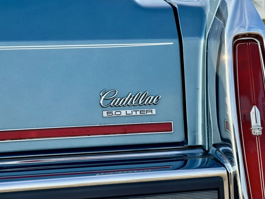 1987 Cadillac Brougham - Image 24 of 31
