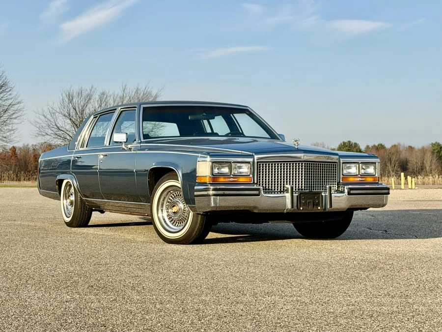 1987 Cadillac Brougham - Image 6 of 31