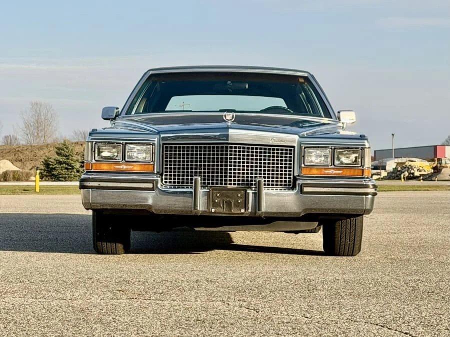 1987 Cadillac Brougham - Image 4 of 31