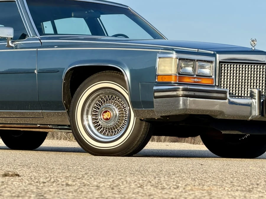 1987 Cadillac Brougham - Image 15 of 31