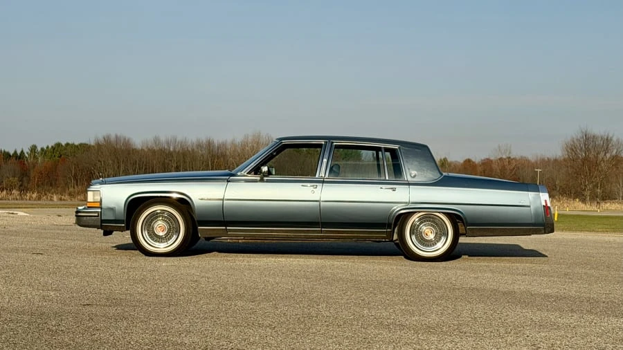 1987 Cadillac Brougham - Image 2 of 31