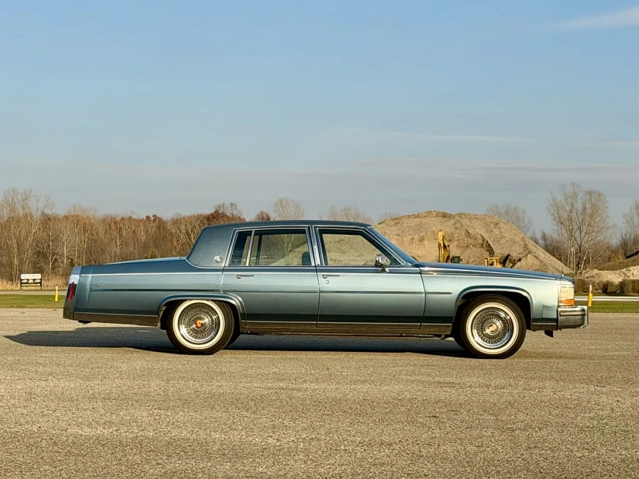 1987 Cadillac Brougham - Image 9 of 31
