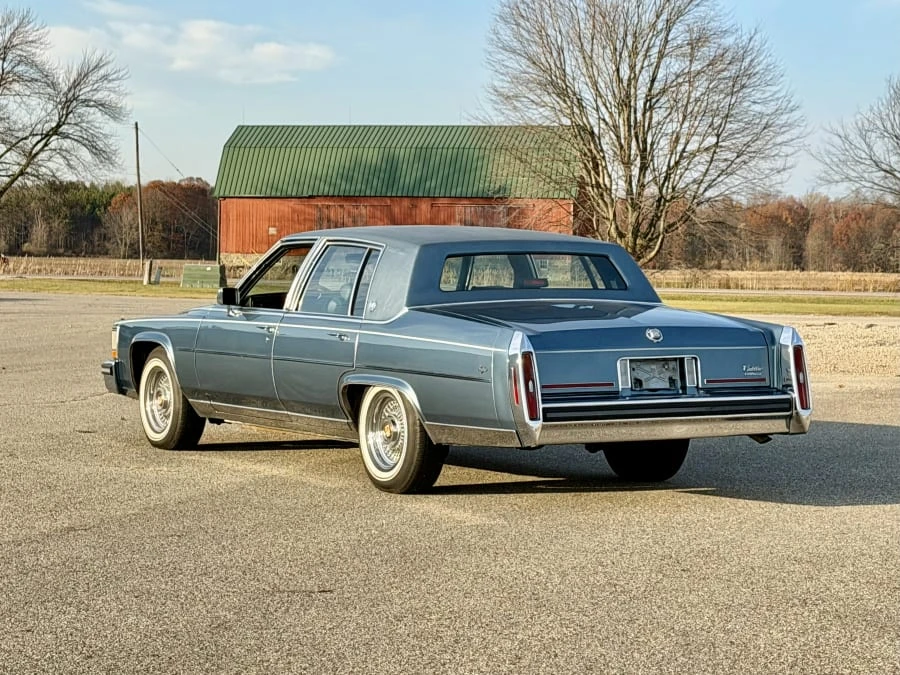 1987 Cadillac Brougham - Image 10 of 31