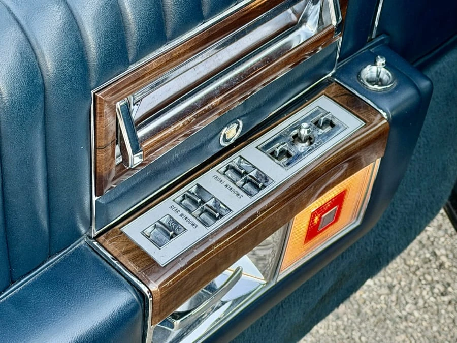 1987 Cadillac Brougham - Image 29 of 31