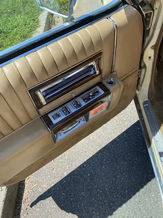 1987 Cadillac Brougham - Image 16 of 31