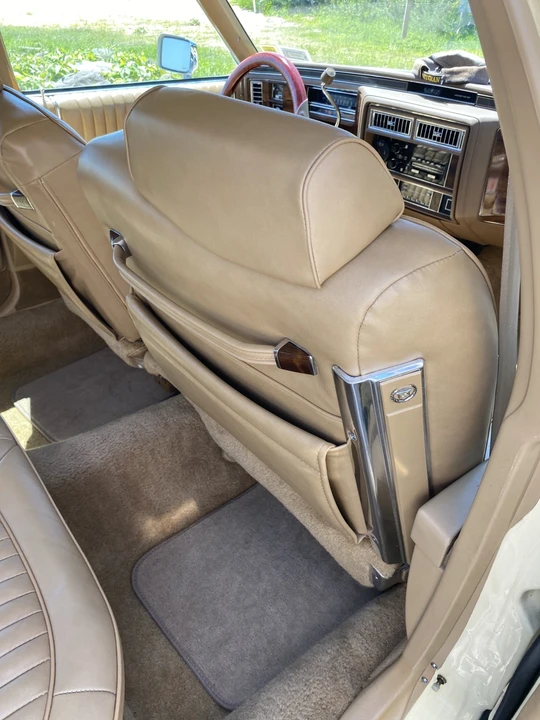 1987 Cadillac Brougham - Image 26 of 31