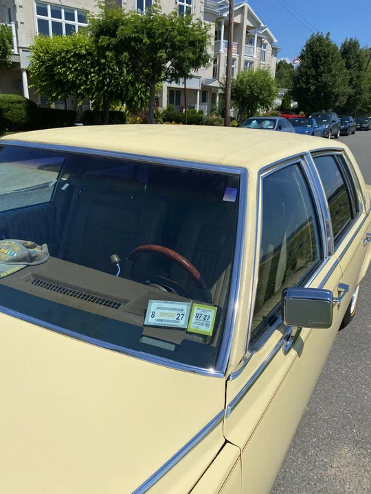 1987 Cadillac Brougham - Image 30 of 31