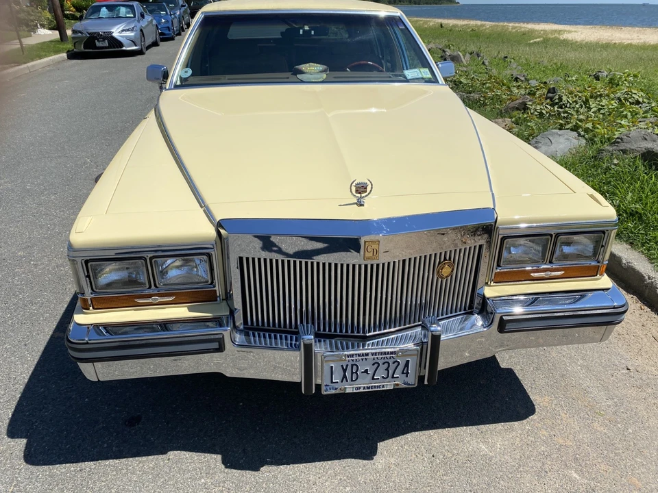 1987 Cadillac Brougham - Image 22 of 31