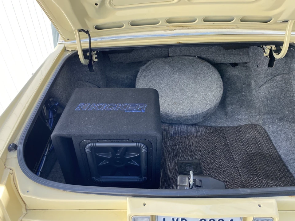 1987 Cadillac Brougham - Image 24 of 31