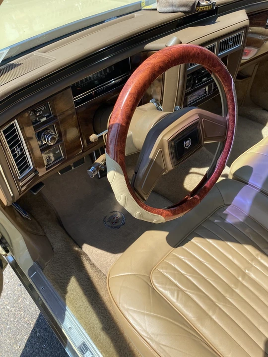 1987 Cadillac Brougham - Image 18 of 31