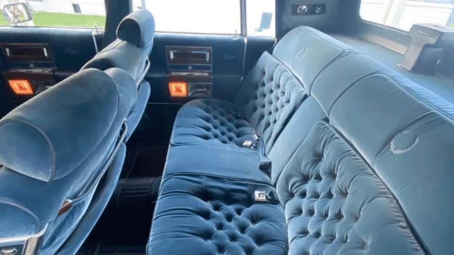 1987 Cadillac Brougham - Image 10 of 14