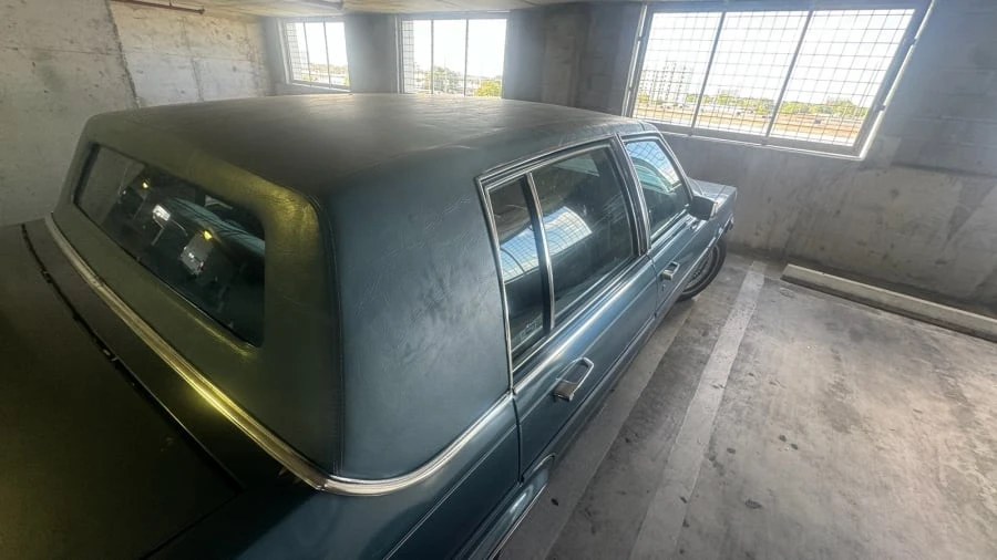 1987 Cadillac Brougham - Image 6 of 14