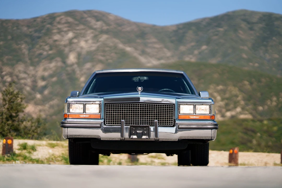 1987 Cadillac Brougham - Image 4 of 31