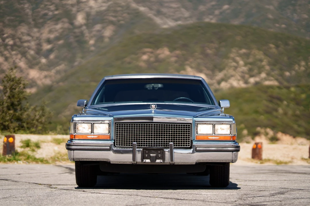 1987 Cadillac Brougham - Image 3 of 31