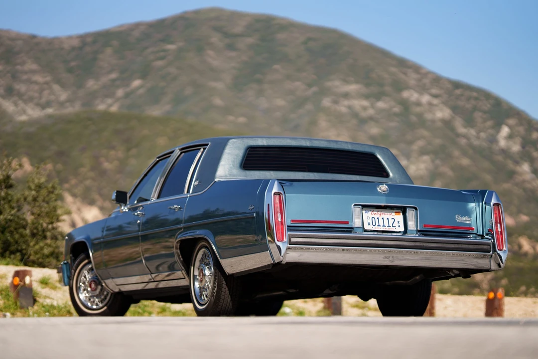 1987 Cadillac Brougham - Image 10 of 31