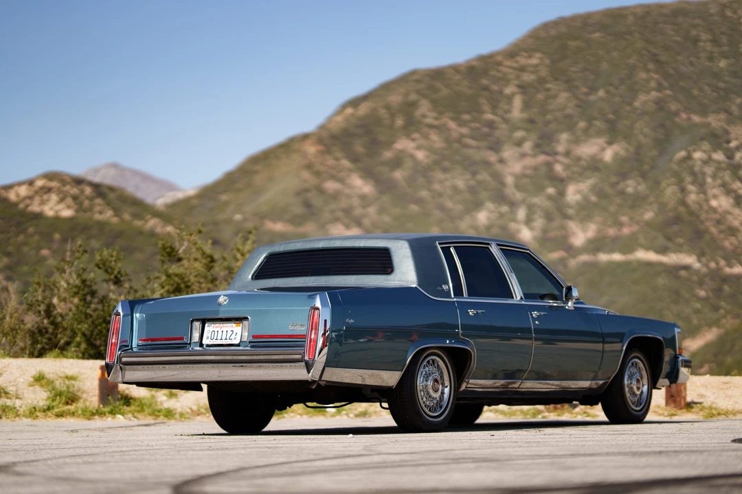 1987 Cadillac Brougham - Image 13 of 31