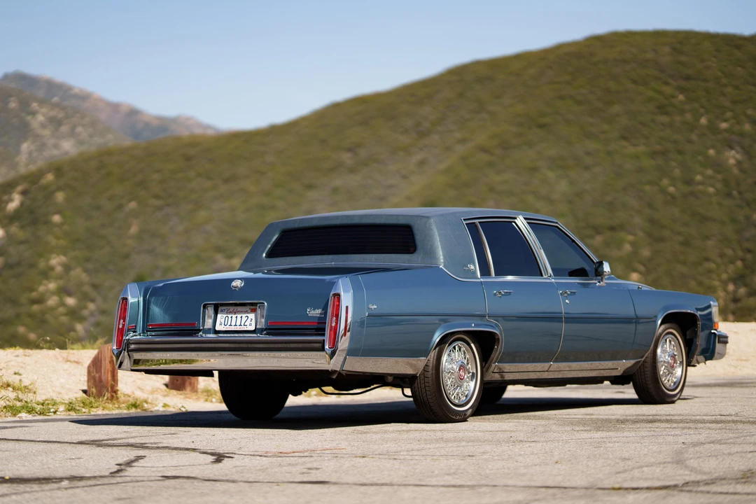1987 Cadillac Brougham - Image 14 of 31