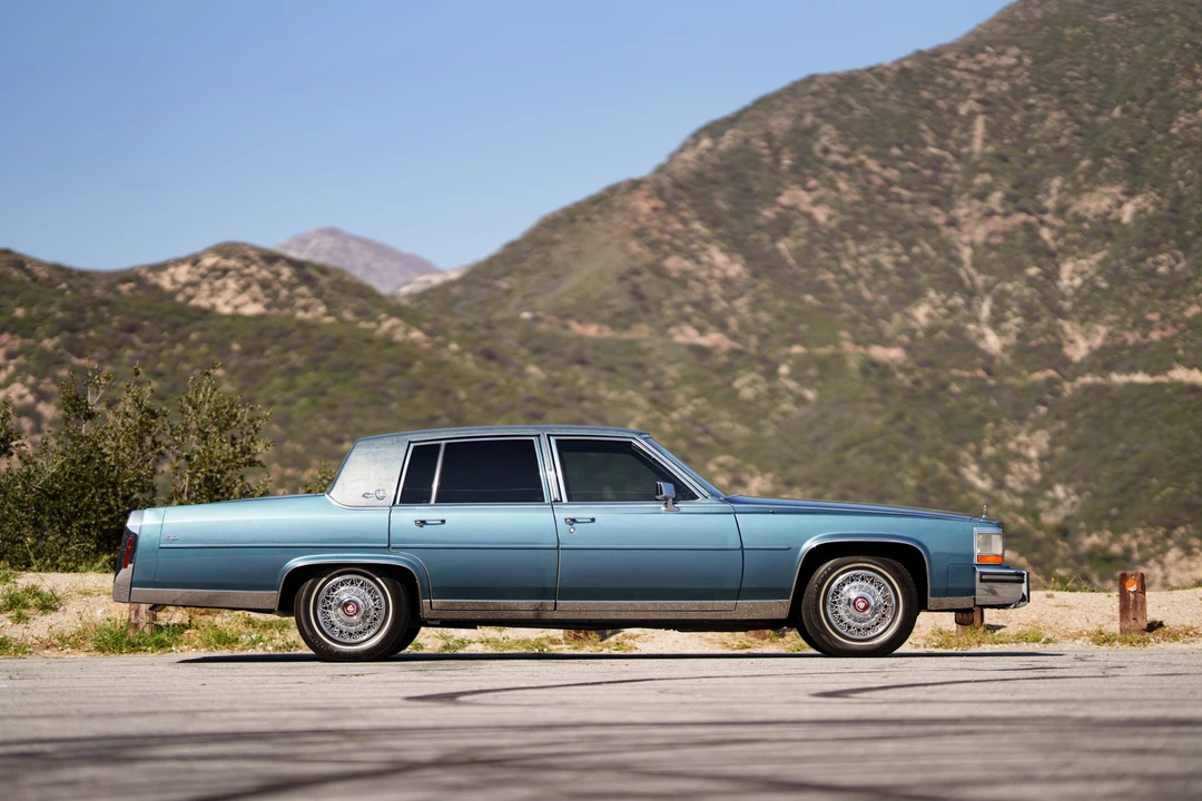 1987 Cadillac Brougham - Image 15 of 31