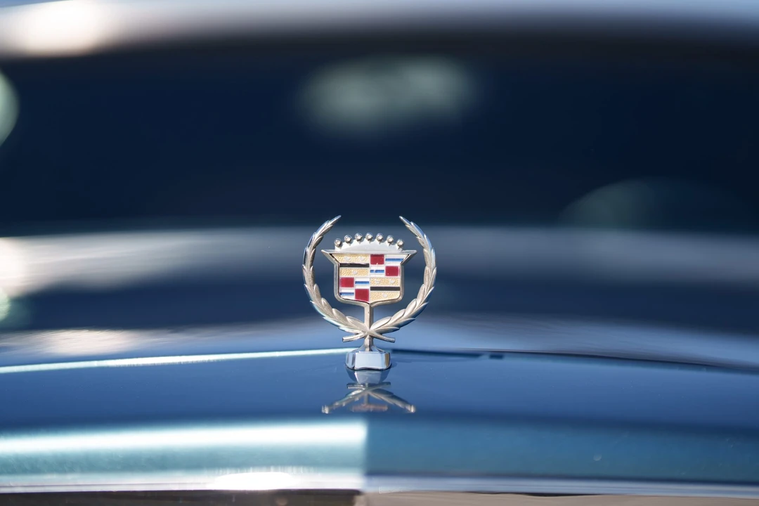 1987 Cadillac Brougham - Image 25 of 31