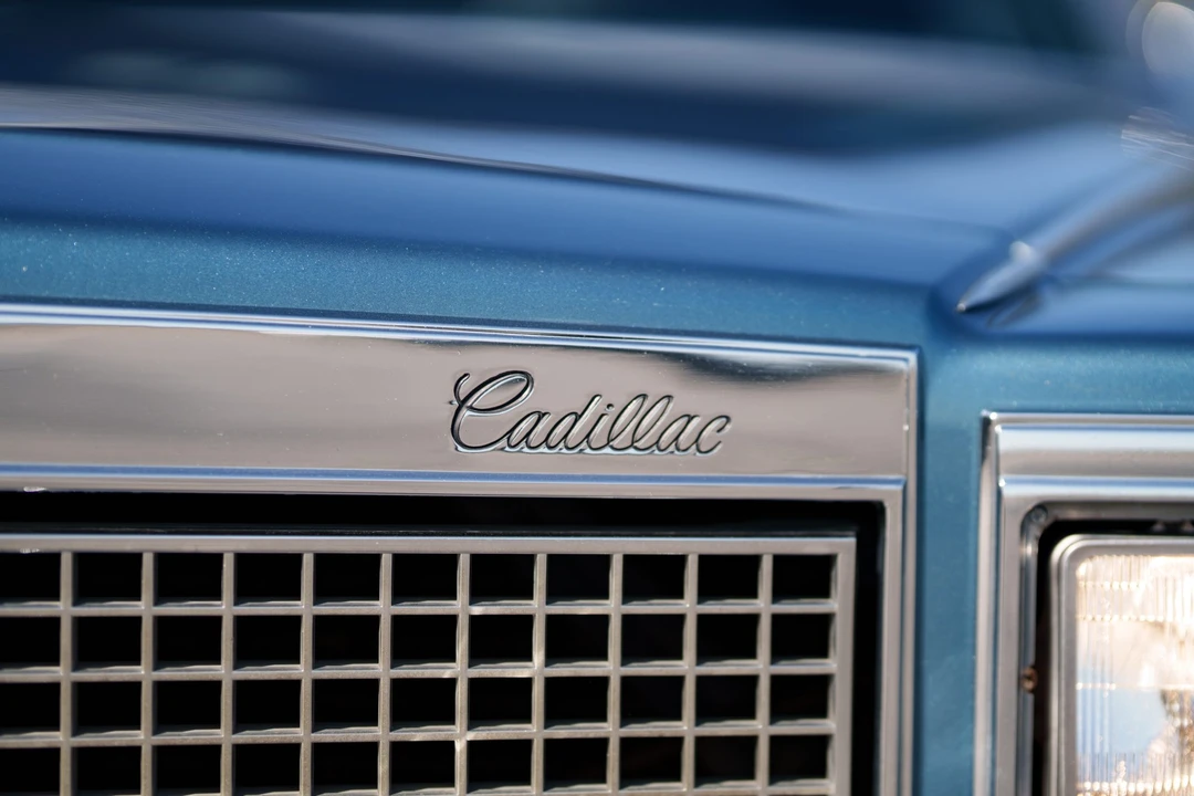 1987 Cadillac Brougham - Image 23 of 31