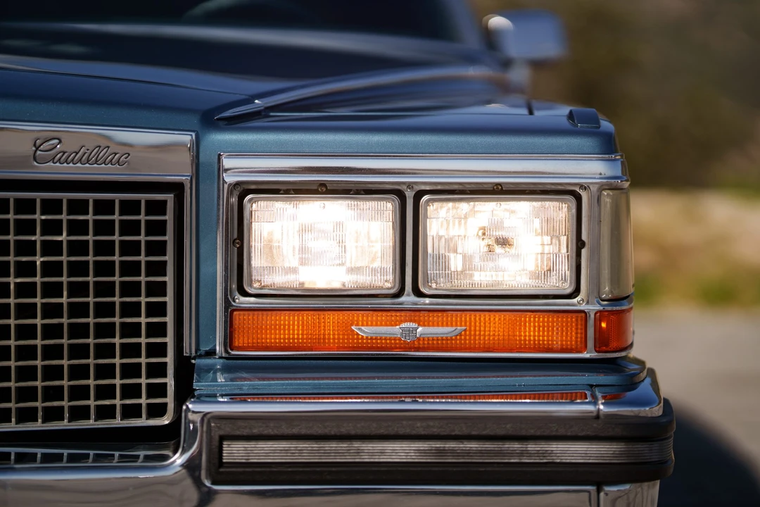 1987 Cadillac Brougham - Image 22 of 31