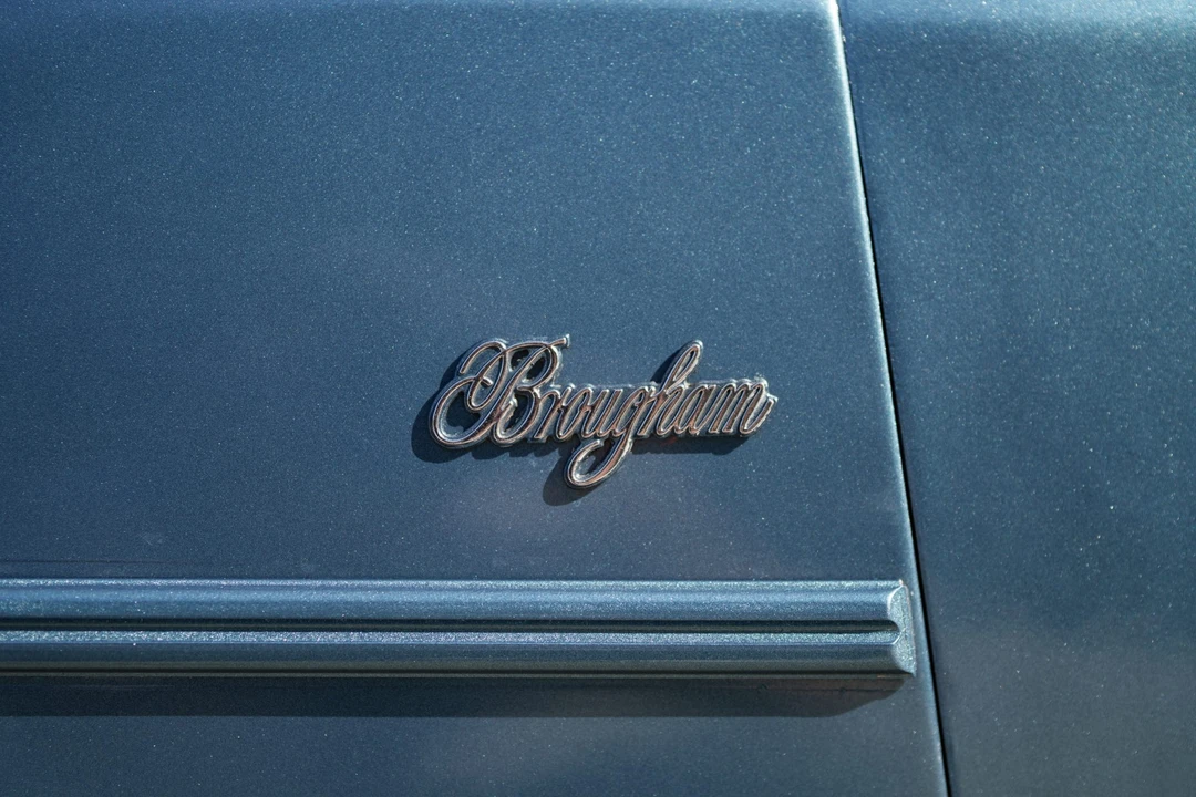 1987 Cadillac Brougham - Image 28 of 31