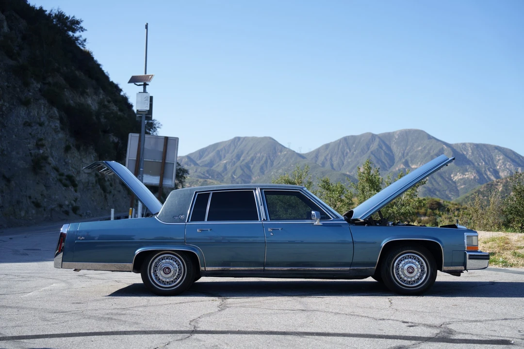 1987 Cadillac Brougham - Image 16 of 31