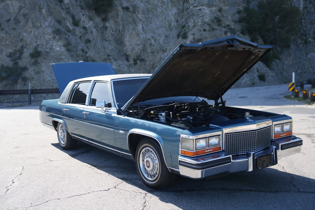 1987 Cadillac Brougham - Image 17 of 31