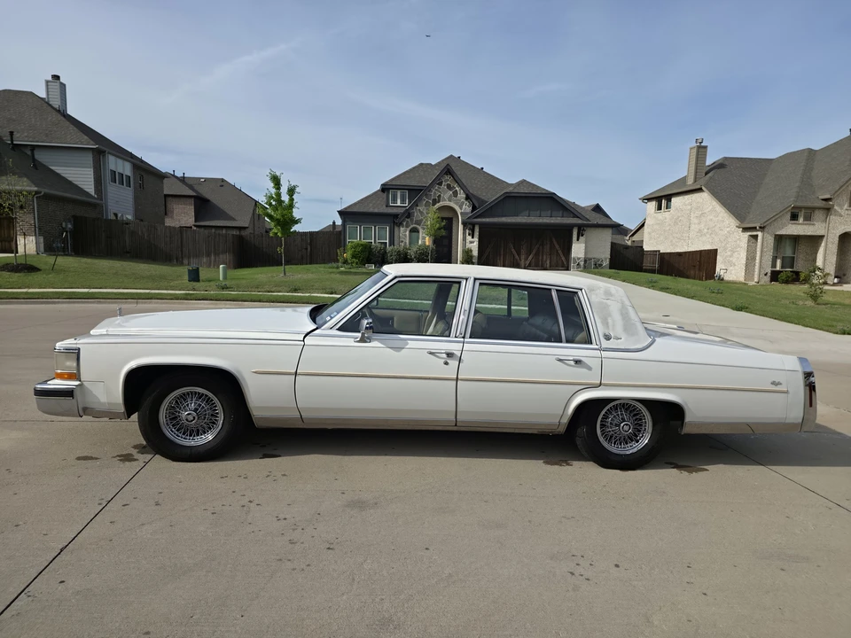 1987 Cadillac Brougham - Image 13 of 31
