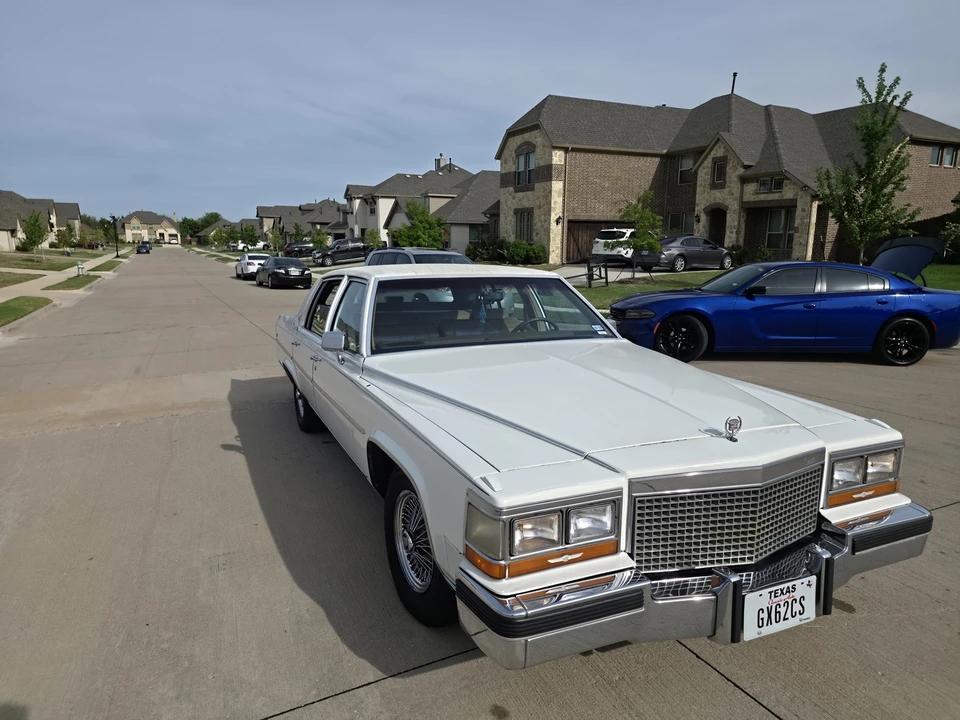 1987 Cadillac Brougham - Image 10 of 31