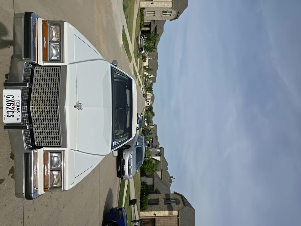 1987 Cadillac Brougham - Image 11 of 31