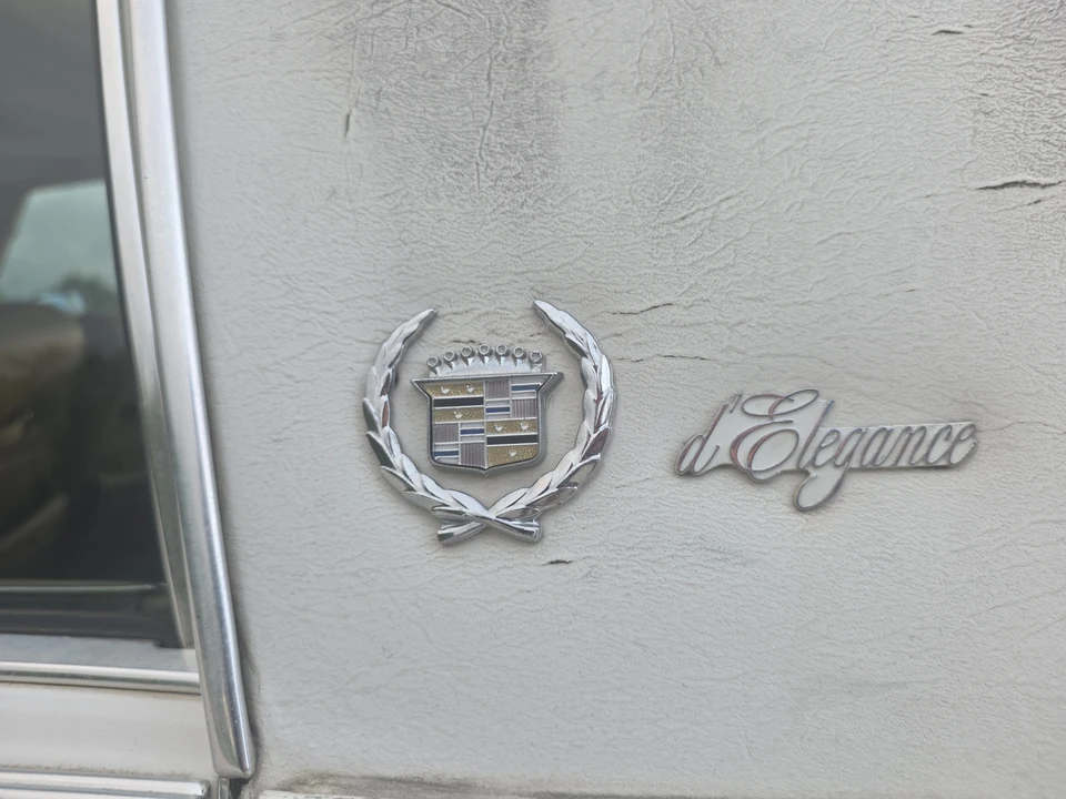 1987 Cadillac Brougham - Image 25 of 31