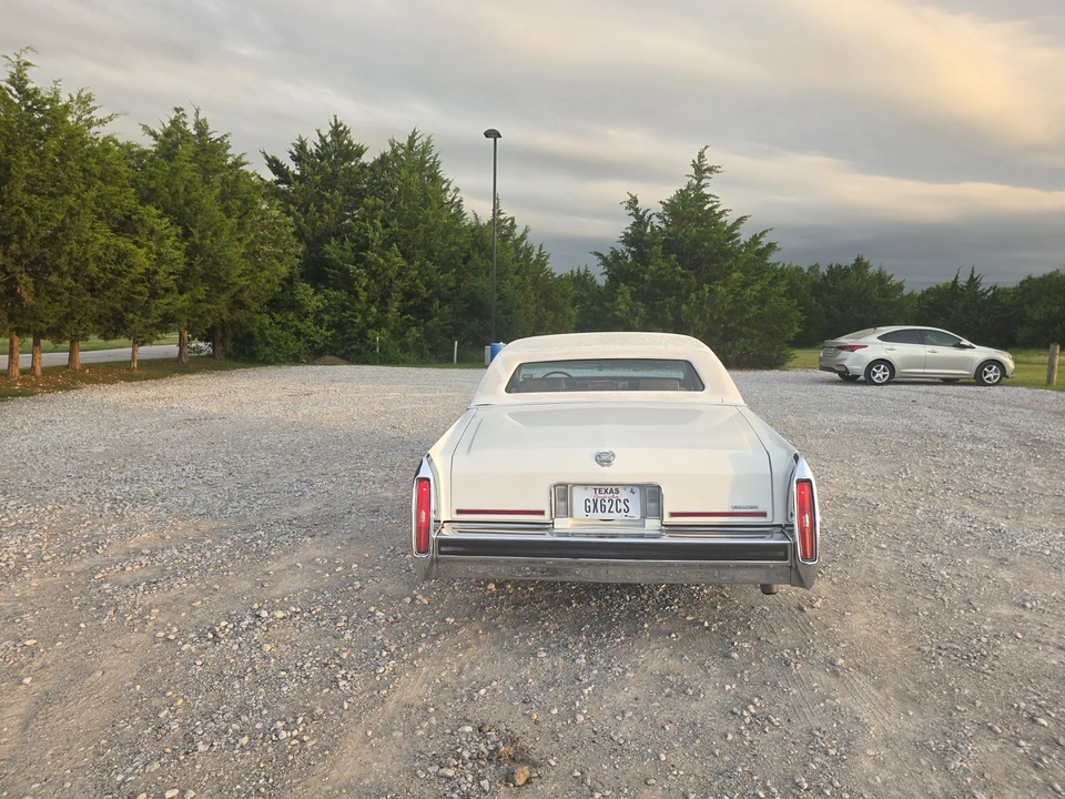 1987 Cadillac Brougham - Image 7 of 31