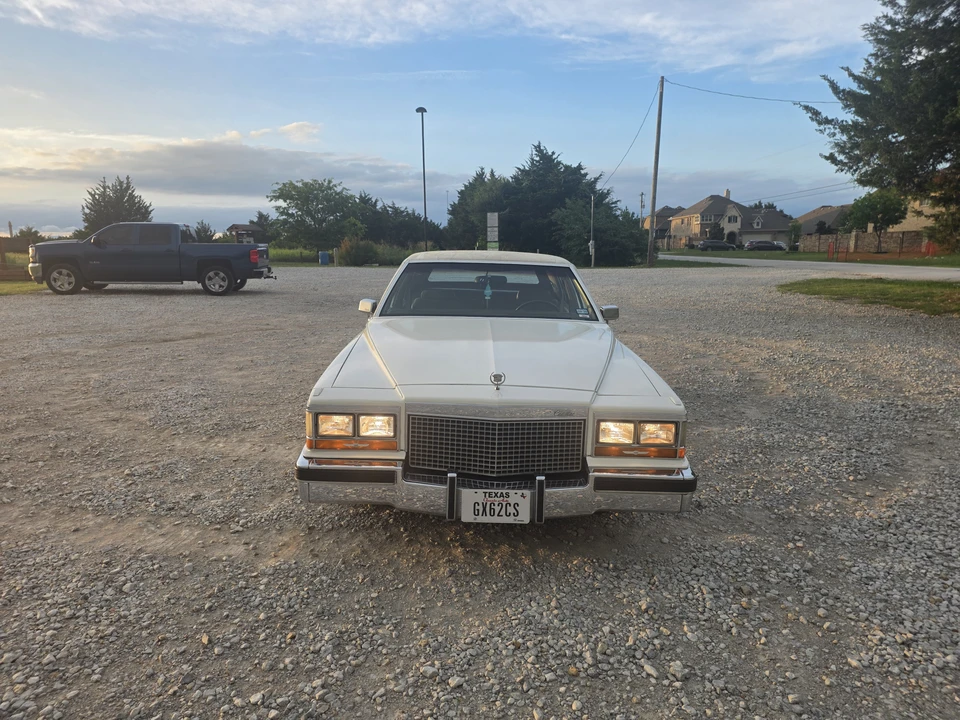 1987 Cadillac Brougham - Image 2 of 31