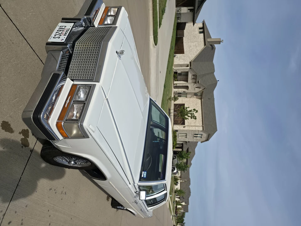 1987 Cadillac Brougham - Image 12 of 31