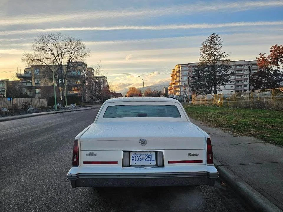 1987 Cadillac DeVille 6th Gen - Image 4 of 7