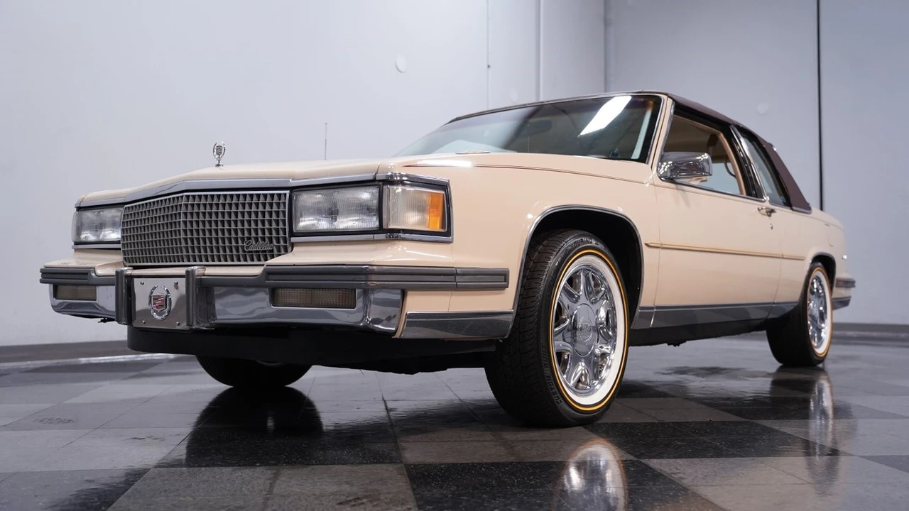 1987 Cadillac DeVille 5th Gen - Image 20 of 21