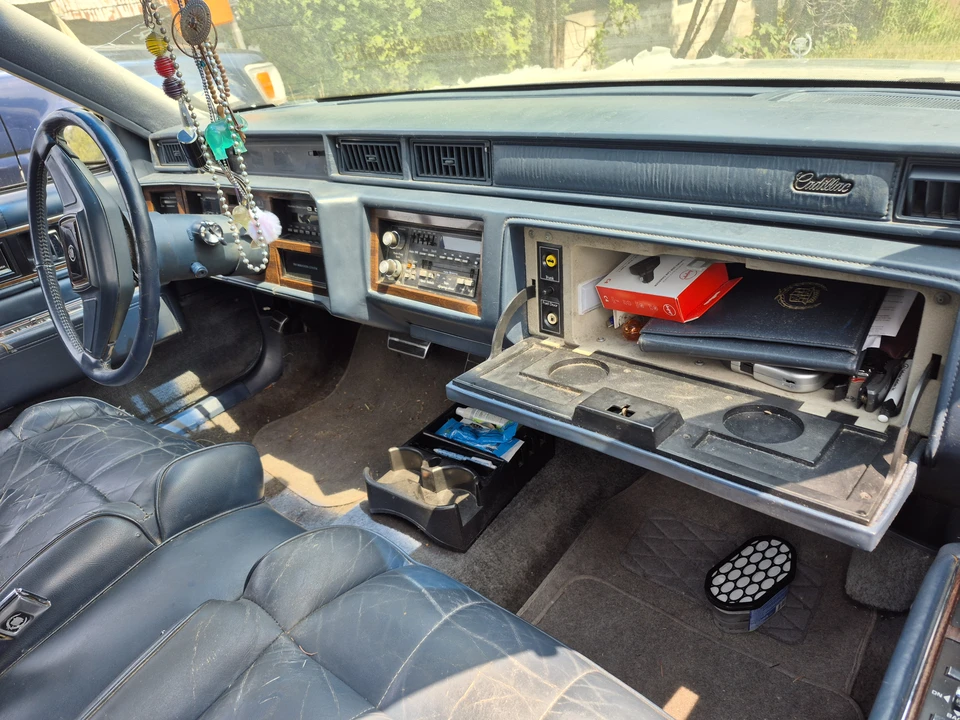 1987 Cadillac DeVille 6th Gen - Image 10 of 11