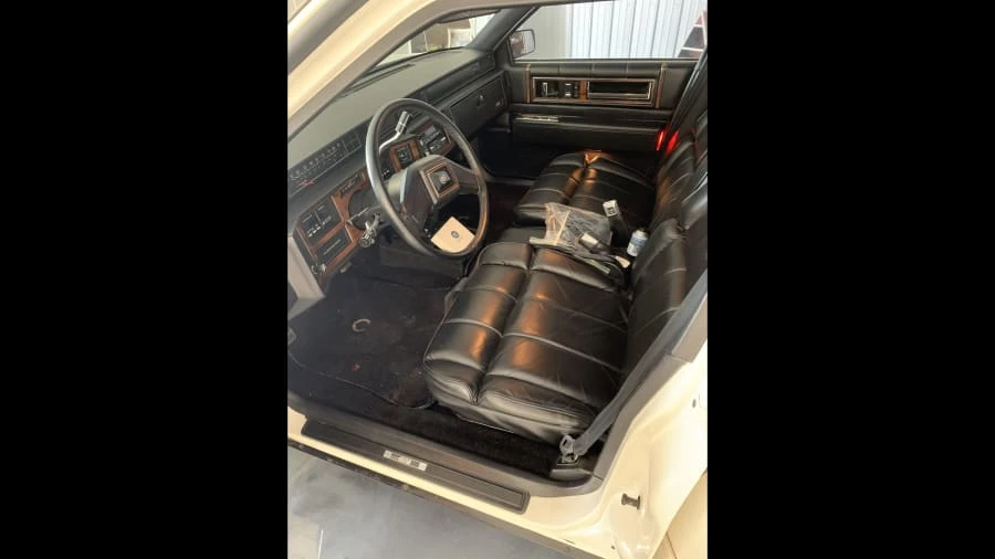 1987 Cadillac DeVille 6th Gen - Image 5 of 12